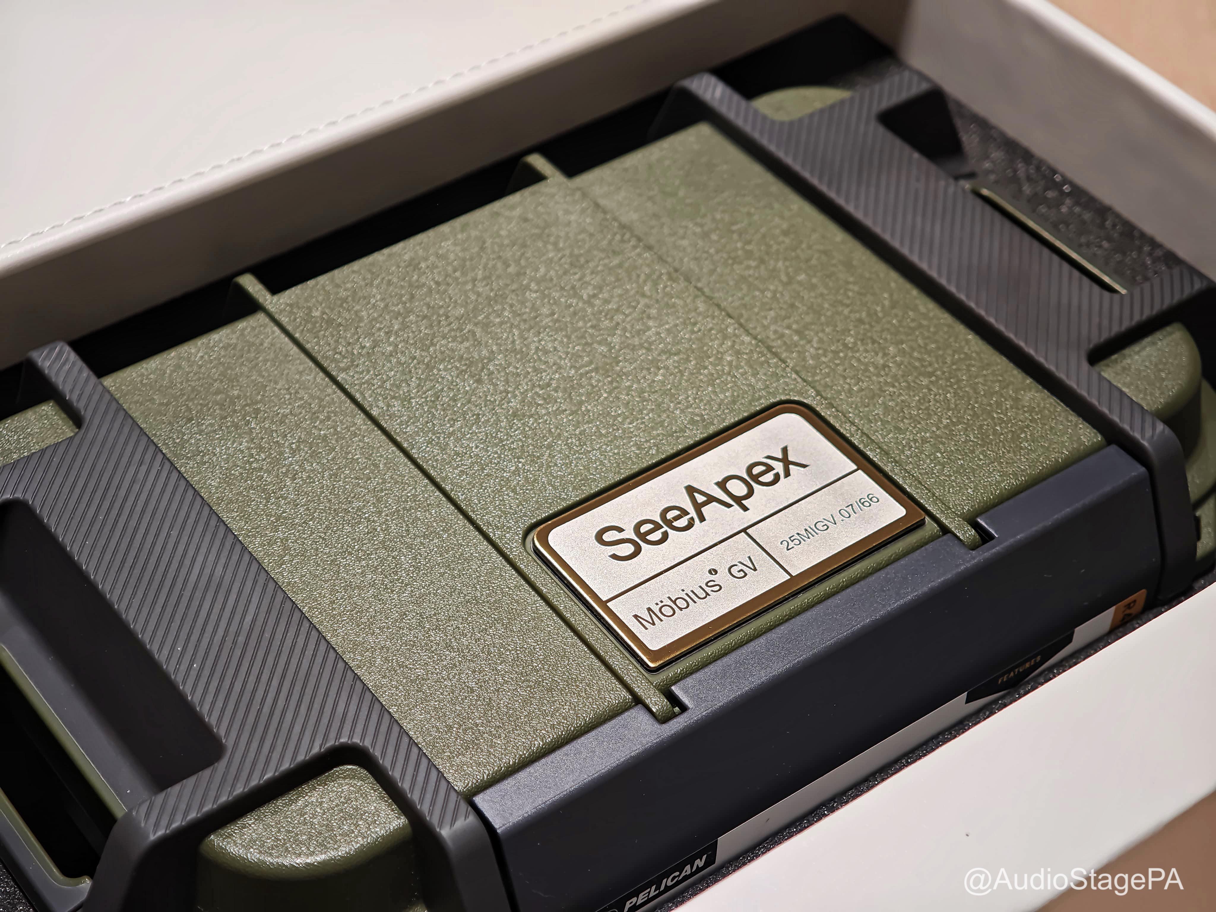 【全球限量66對】  
SeeApex Mobius 1圈9鐵4靜電的混合單元 入耳式耳機