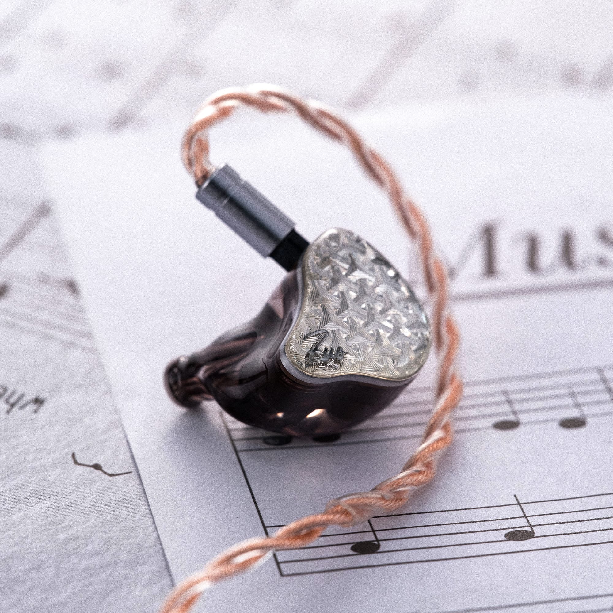 Zuo DrumString 左宮羽 Listenvale聆川（骨傳導x1,平板x1,動鐵x2,動圈x1)入耳式耳機