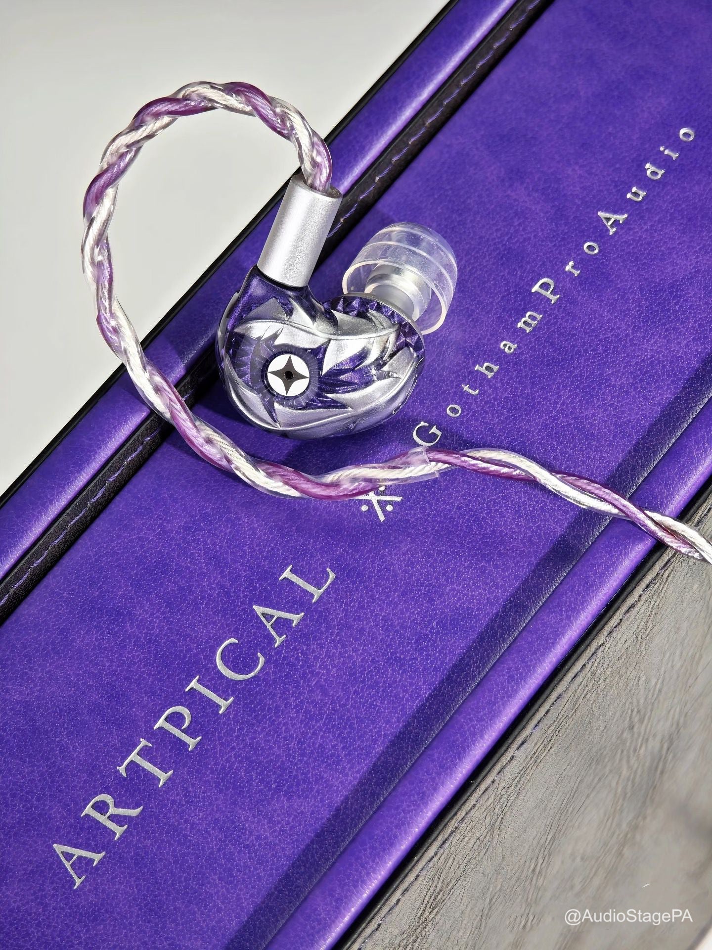 Artpical & 戈聲聯乘 Silver Wing Beyond 彼岸銀翼 （預訂中約4月10號到貨）