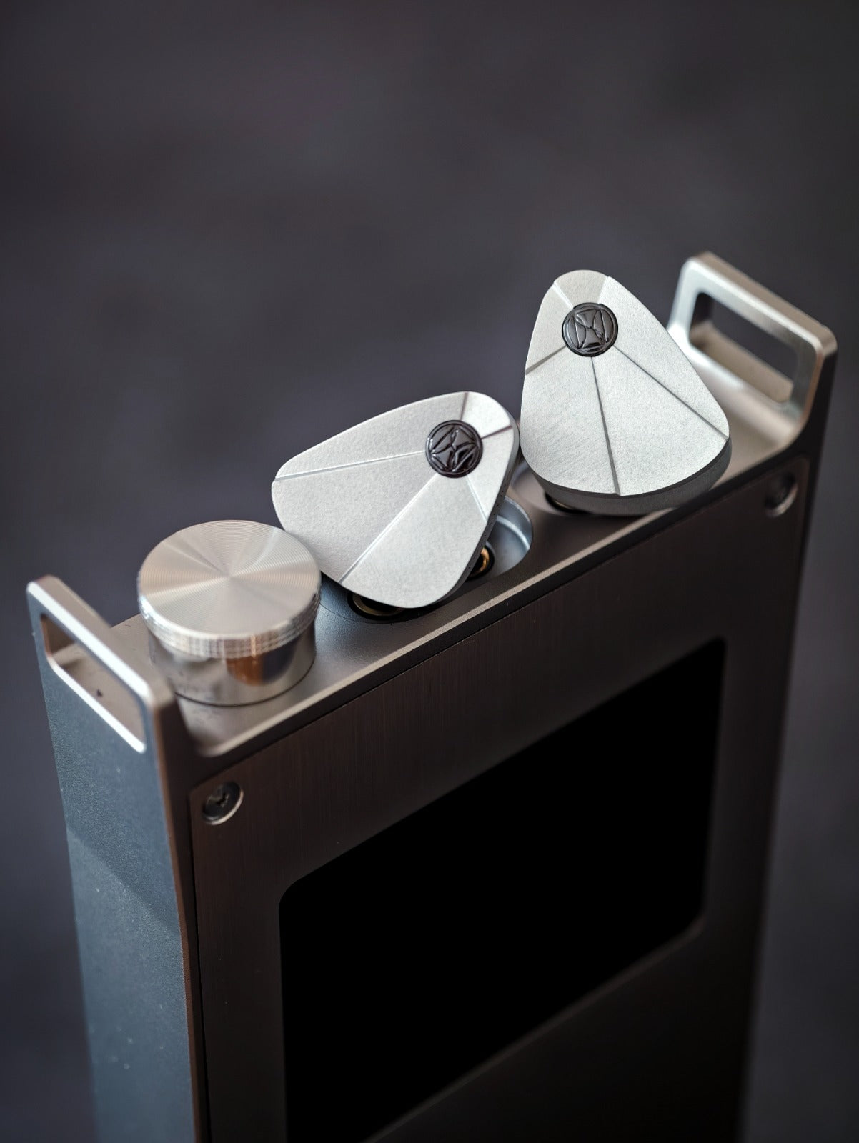TWISTURA Beta
Flagship 11mm Glass Diaphragm Dynamic 入耳式耳機