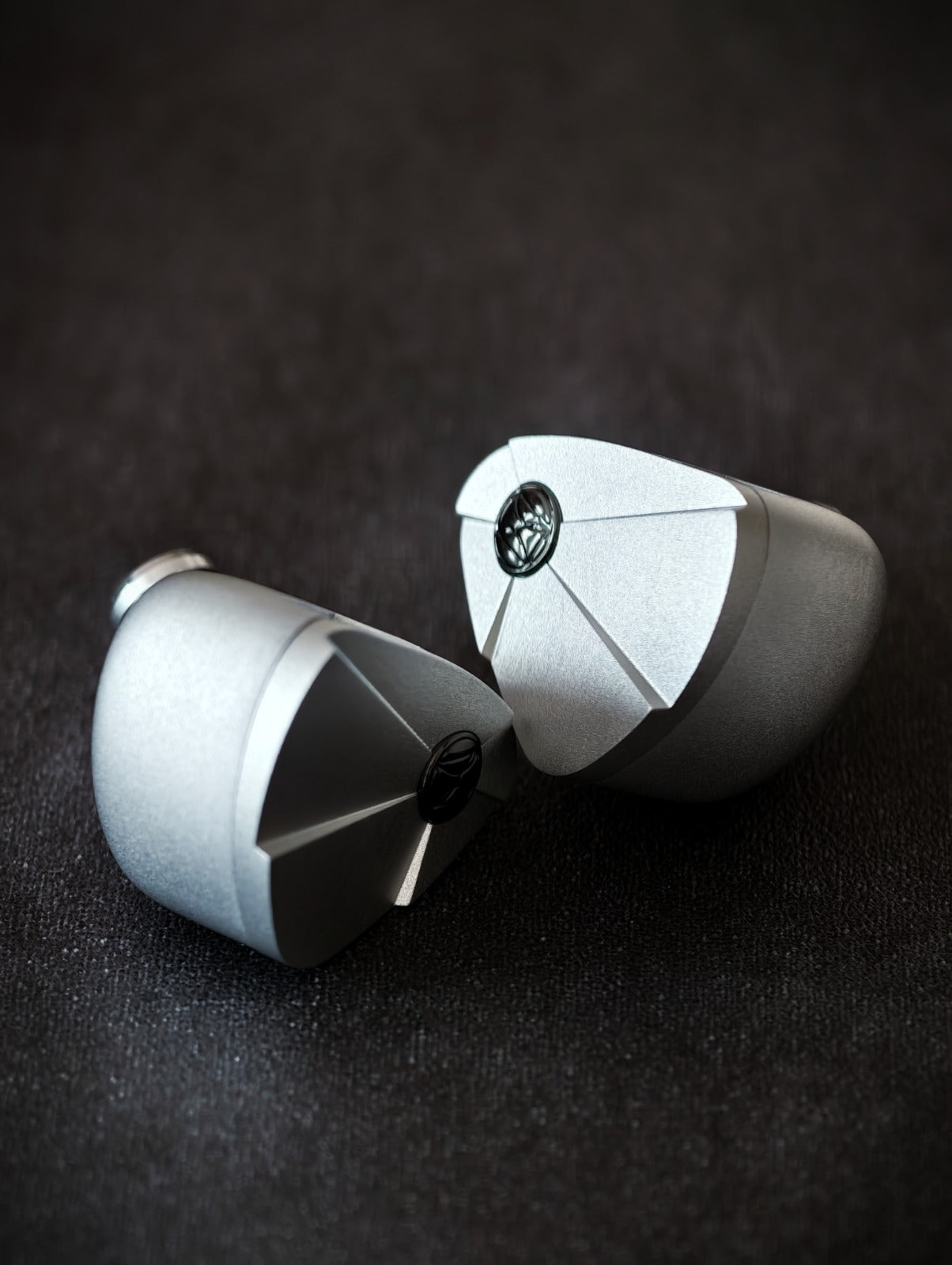 TWISTURA Beta
Flagship 11mm Glass Diaphragm Dynamic 入耳式耳機